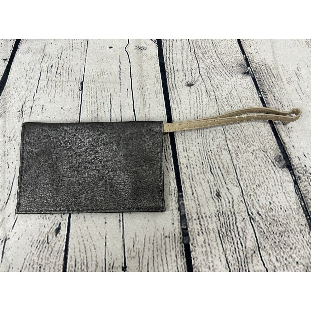 Women’s Medium Brown Faux Leather Wristlet Wallet Coin Purse Zip Closure